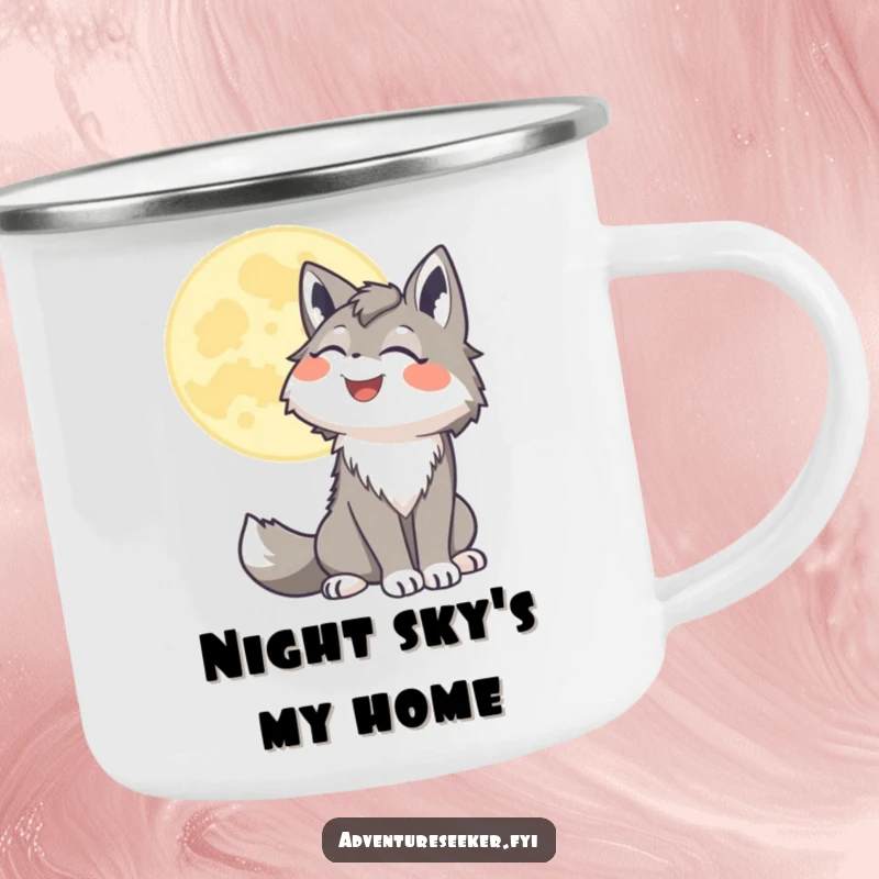 Funny wolf camping mug showing a smiling character howling joyfully at a stylized moon, ideal for nocturnal outdoor fun.
